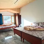 The Hostelers Homestay - Near Isbt, Bypass, Advance Study And Hpu Simla
