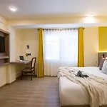 Alaya Stays 1 Bhk With Balcony & Breathtaking View - Baljees Melville Divine