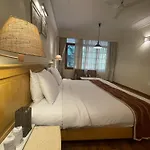 Hotel Willow Banks - Boutique 4 Star Hotel On The Mall Road Shimla