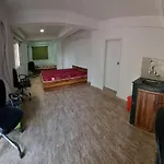 Tiny Homestay - Drive In Property- Small Basic Kitchen, 2Km Ahead From Mall Road Lift Parking