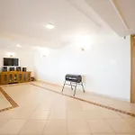Elivaas 2 Bhk With Hills View & Restaurant - Hemkunj Bloom