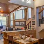 Stayvista At Elm - Elysium Estate With Complimentary Hi-Tea, Hill View, Lawn