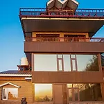 Alaya Stays Lafu House Hearth Room With Cabana Hill Views