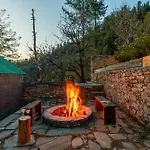 Elivaas 1 Bhk Premium Cottage With Sauna - Everly