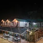 Lodge Huts