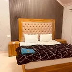 Madan Kunj B & B Mall Road Shimla