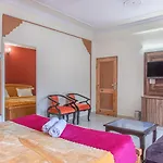 Alps Sunshine Regency !! Ample Private Parking Space ! Restaurant ! Located On Main Highway