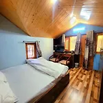 Pine Paradise Homestay