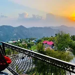 Royal Ace !! Mountain View Rooms!! Private Balcony!!
