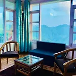Royal Ace !! Mountain View Rooms!! Private Balcony!!