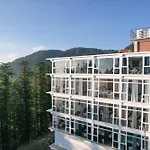 Hotel White Castle