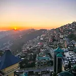 Krishna Hill Stay Near Mall Road