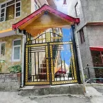 Hotel O Kanlog Near Isbt Shimla Formerly Pine View Homestay