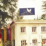 Moon International Hotel