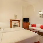 Clarkes Hotel, A Grand Heritage Hotel Since 1898