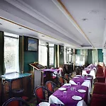 Oyo 8917 Hotel Crystal Palace