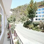 Oyo 14106 Home Exotic Hill View Shoghi
