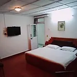 Hotel White