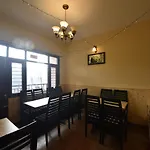 Oyo 10942 Home Inn