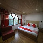 Oyo 16801 Paradise Regency