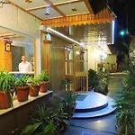 Hotel Chaman Palace