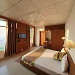 Hotel Diplomat