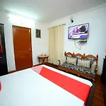Oyo 12794 Home Luxurious 1Bhk Boileauganj