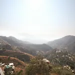 Oyo Home 10090 Hill View 4Bhk Mehli