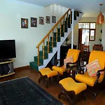 Oyo 13165 Home Valley View Mehali