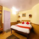 Oyo 12268 Samrat
