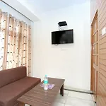 Oyo Home 11584 Modern Studio Apartment