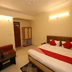 Oyo 14212 Tanwar Regency