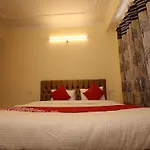 Oyo 14212 Tanwar Regency