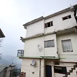 Oyo Home 10869 2Bhk Kaithu Shimla