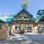 Stayvista At The Corner House - Pet Friendly Villa