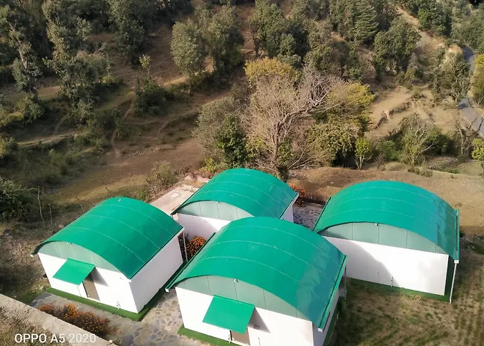Oak Retreat Huts