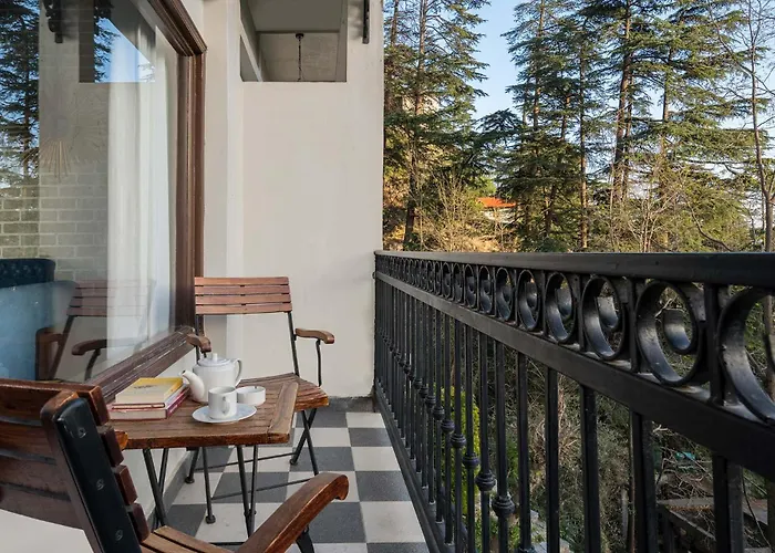 Stayvista At Pine Estate With Outdoor Jacuzzi