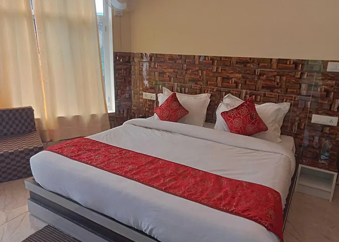 Hotel O Srishti Nikunj
