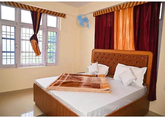 Simla Hotel K R I S H N A B - B Near Mall Road And Temple