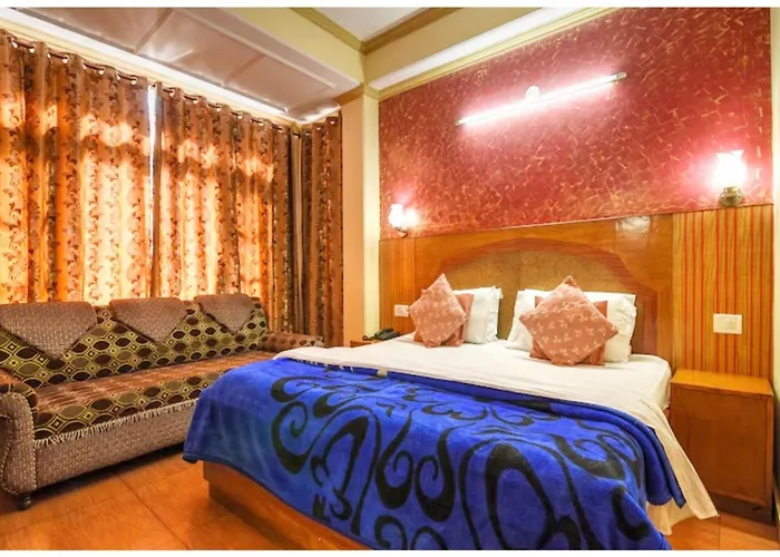 Simla Hotel H G N Near Park And Temple