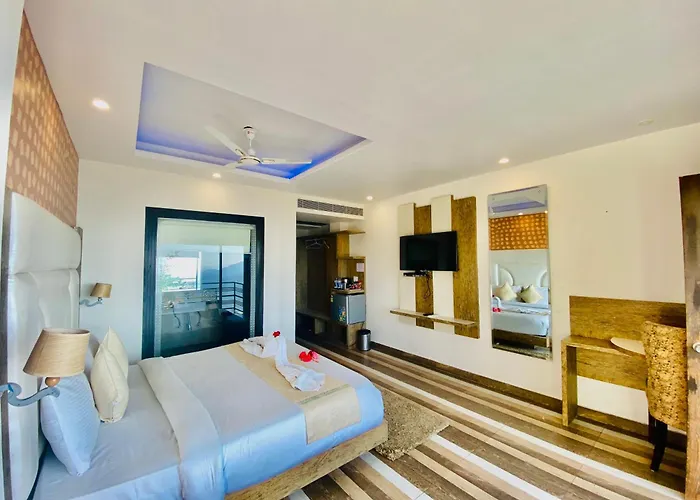Himalayan Mountain And Valley View - Garden With Bonefire - Ample Parking - Luxury Balcony Rooms -By Aachman Stays!! Mashobra