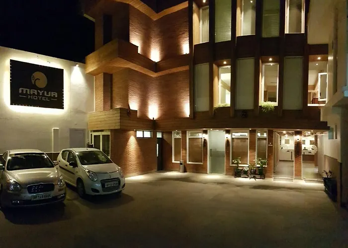Mayur Hotel Bar And Restaurant
