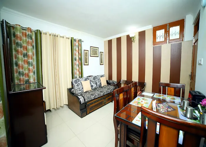 Oyo 12794 Home Luxurious 1Bhk Boileauganj