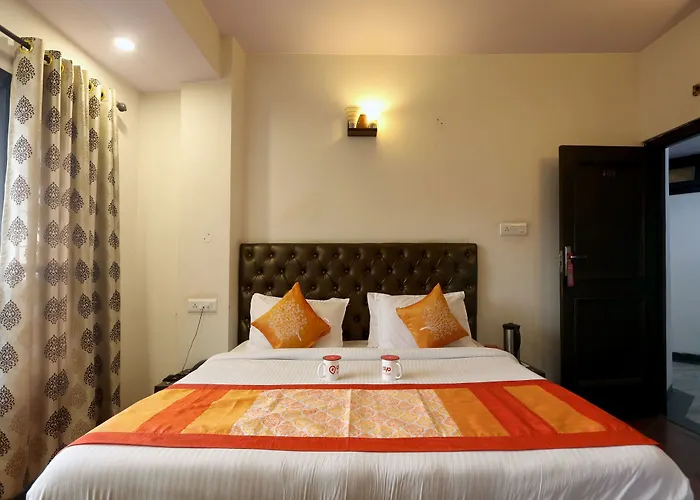 Oyo Rooms 055 Mall Rd Tourism Lift