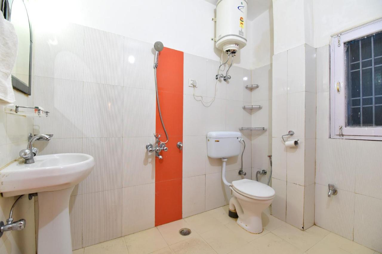 Oyo 4681 Snow Flake Hotel 3*