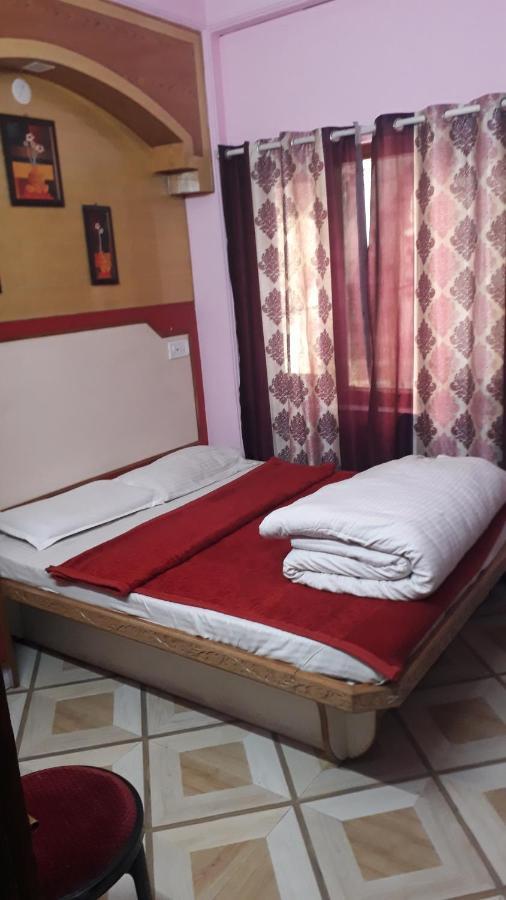 Hotel Budget Royal Near Kali Bari Temple, - 4*