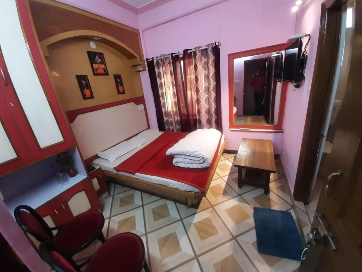 Budget Royal Near Kali Bari Temple, - 4*