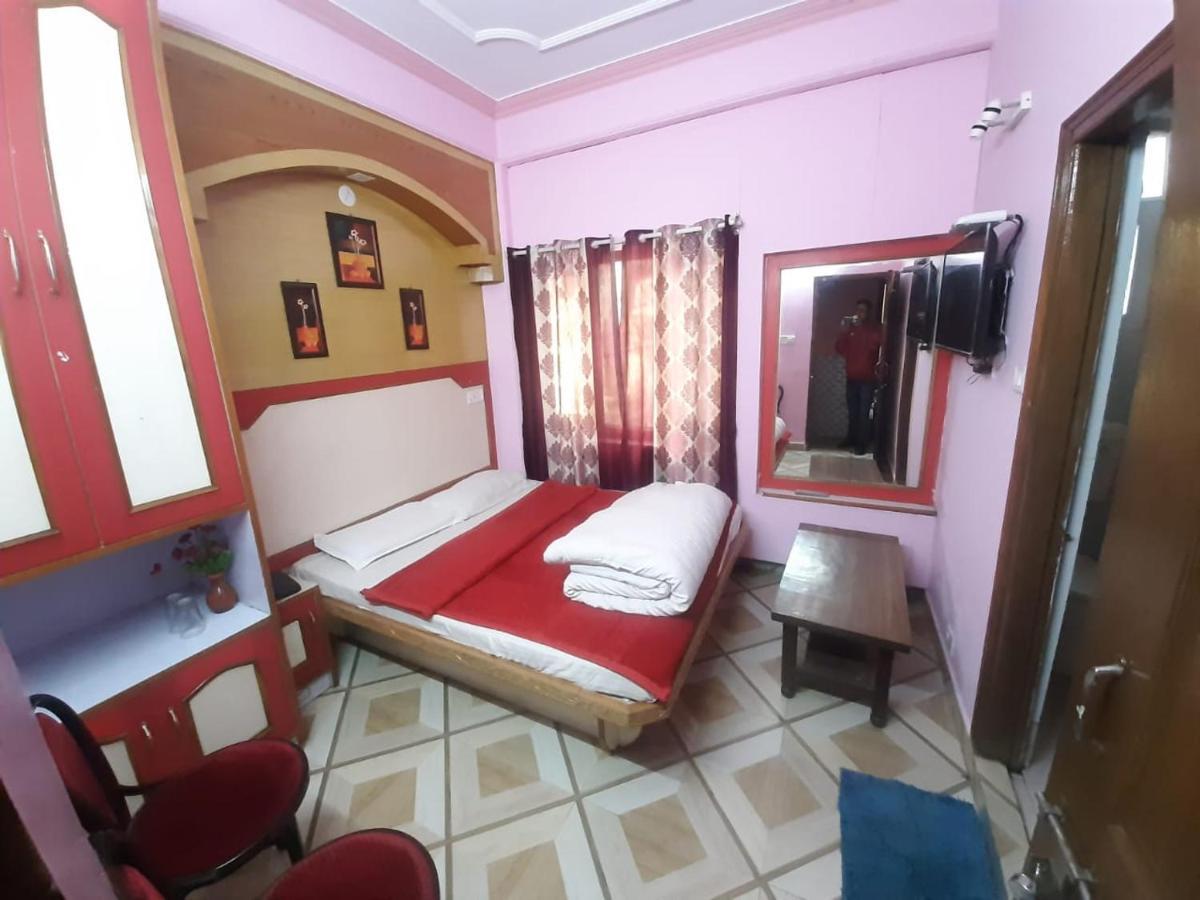 Budget Royal Near Kali Bari Temple, - Hotel 4*