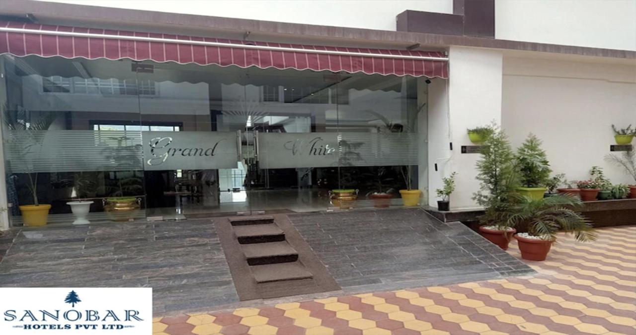 White Grand Shimla-near Isbt Bus Stand-a Centrally Heated Hotel