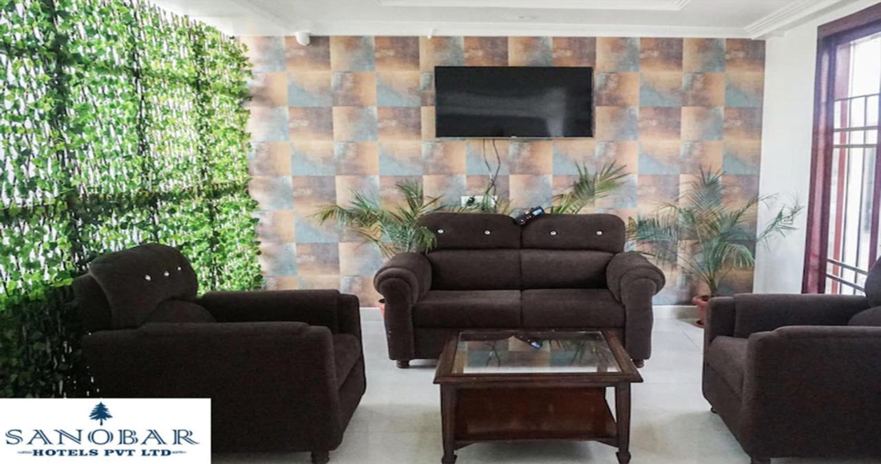 White Grand Shimla-near Isbt Bus Stand-a Centrally Heated 4*